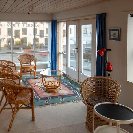 Guesthouse At The Boat Harbour Tórshavn Exterior foto