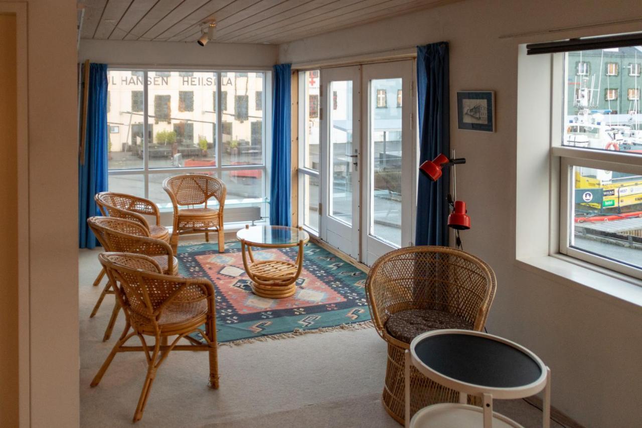 Guesthouse At The Boat Harbour Tórshavn Exterior foto