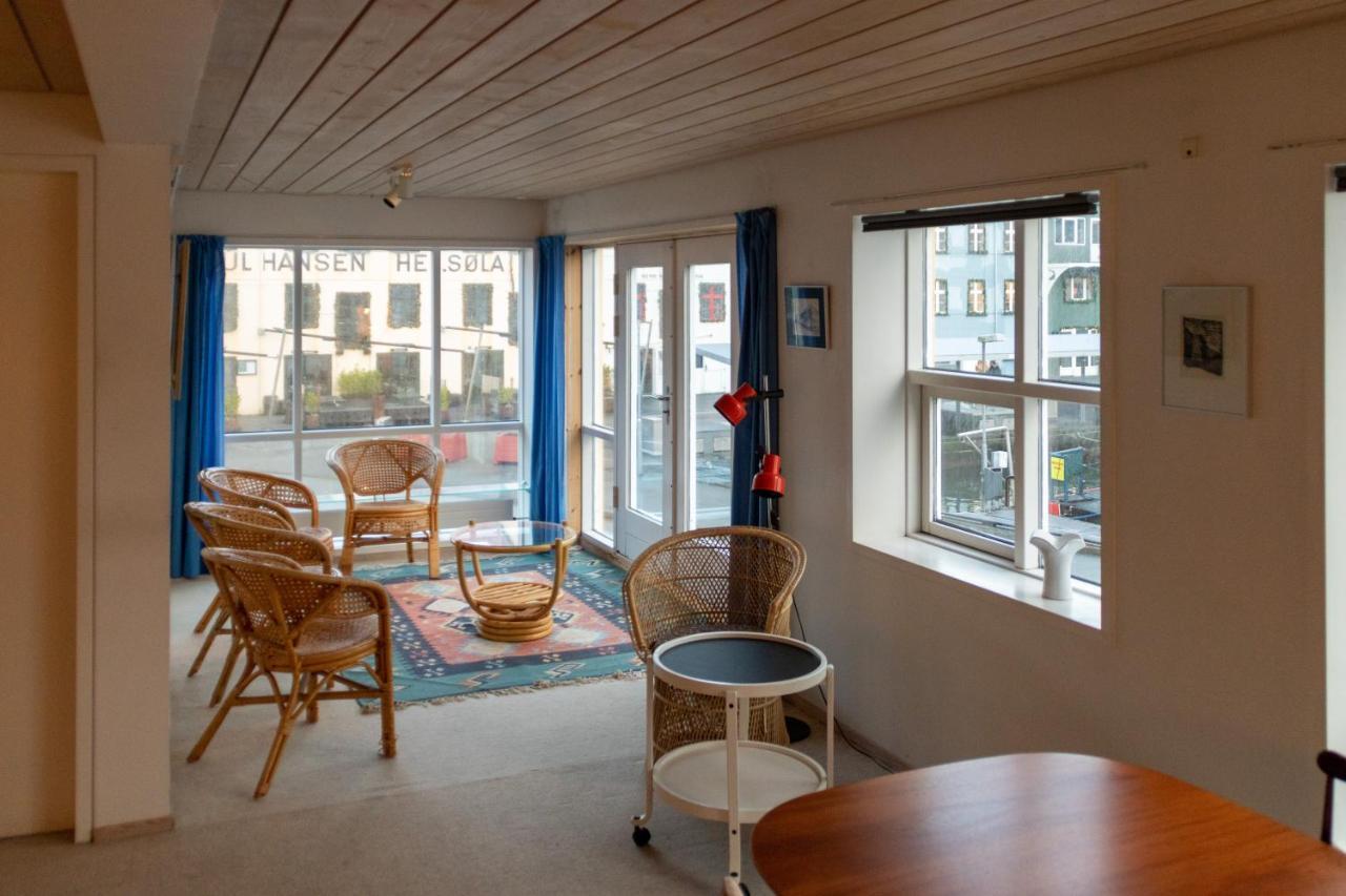 Guesthouse At The Boat Harbour Tórshavn Exterior foto